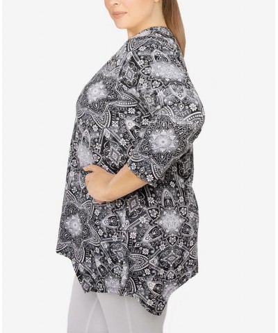 Plus Size Knit Kaleidoscope Print Top Black $17.22 Tops